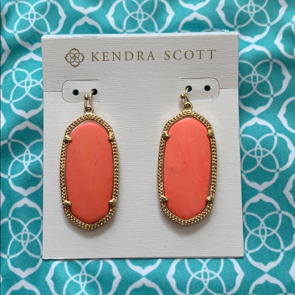 Kendra Scott Elle gold drop earrings in coral/pink